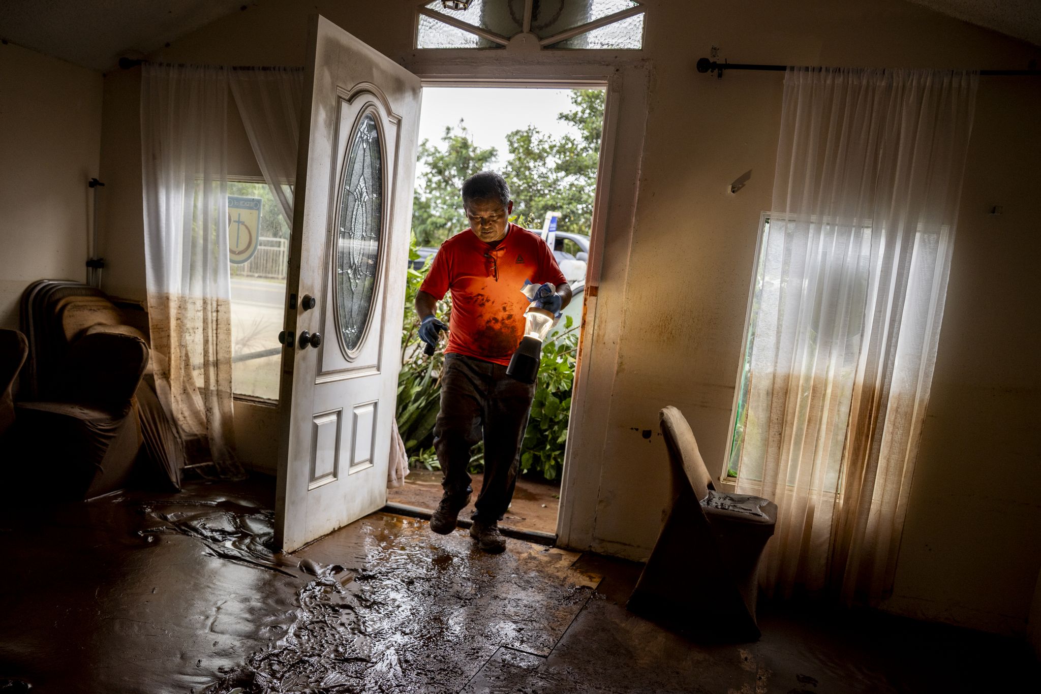 Hawaii flooding: Oahu evacuations canceled as storm shifts to Maui