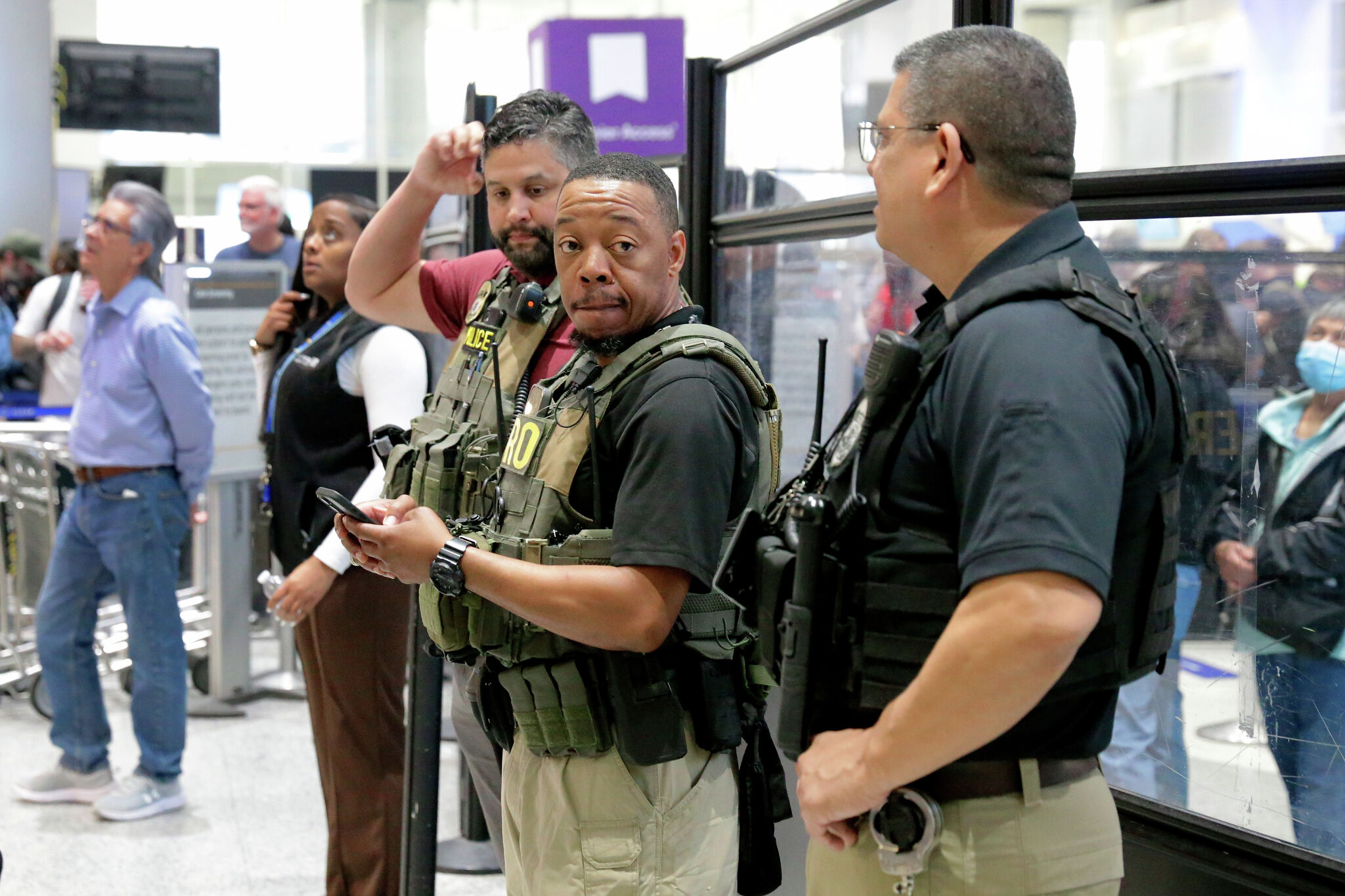 Houston airport's only TSA checkpoints pass 4-hour waits