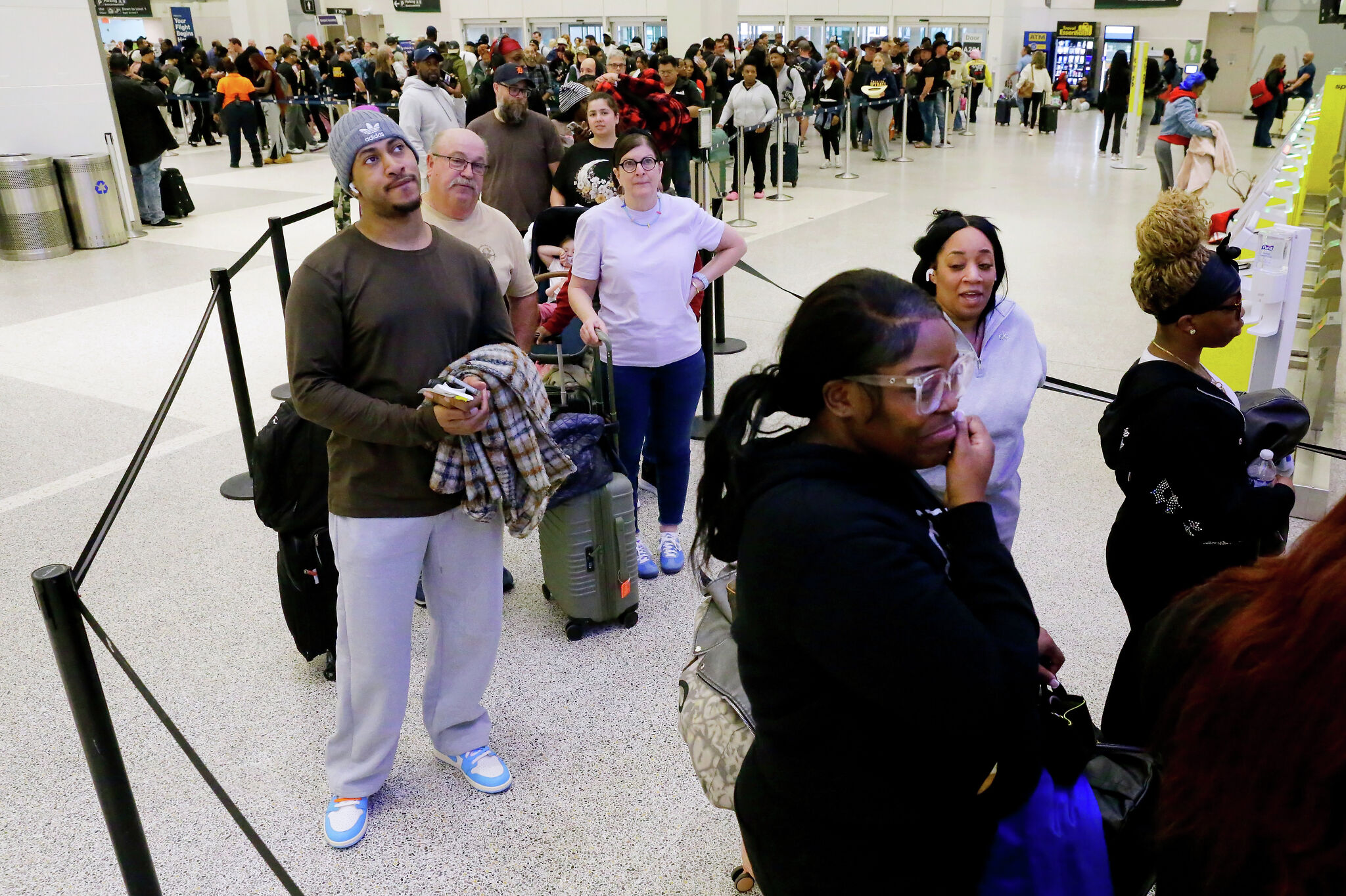 Wait times at IAH shrink after day of TSA delays