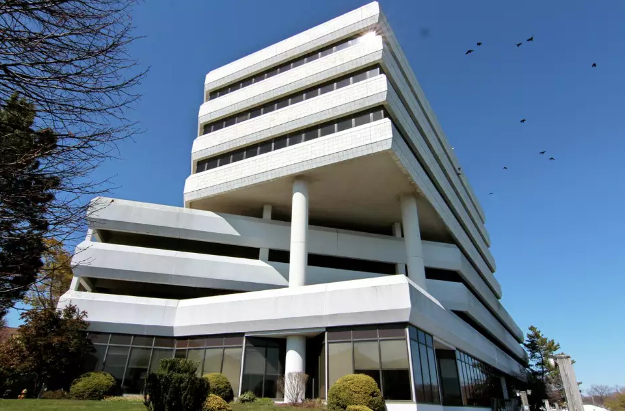 What's next for Seaview Avenue office conversion in Cove neighborhood?