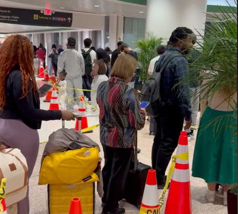Wait times at IAH dip below an hour Saturday morning