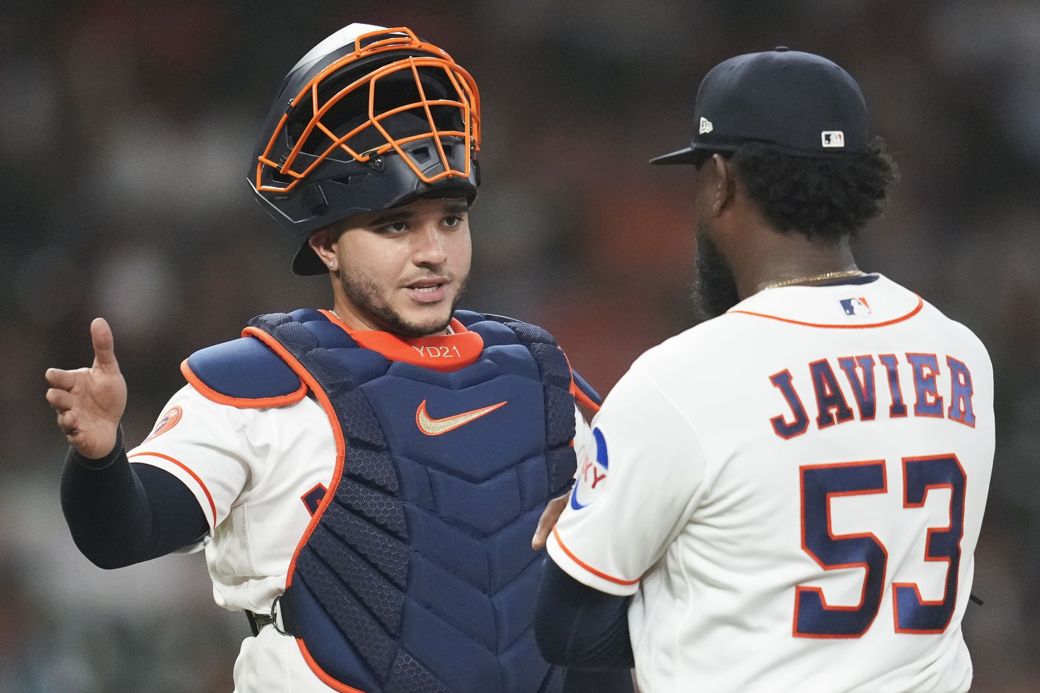 Astros catcher Yainer Diaz headed to IL with oblique ailment