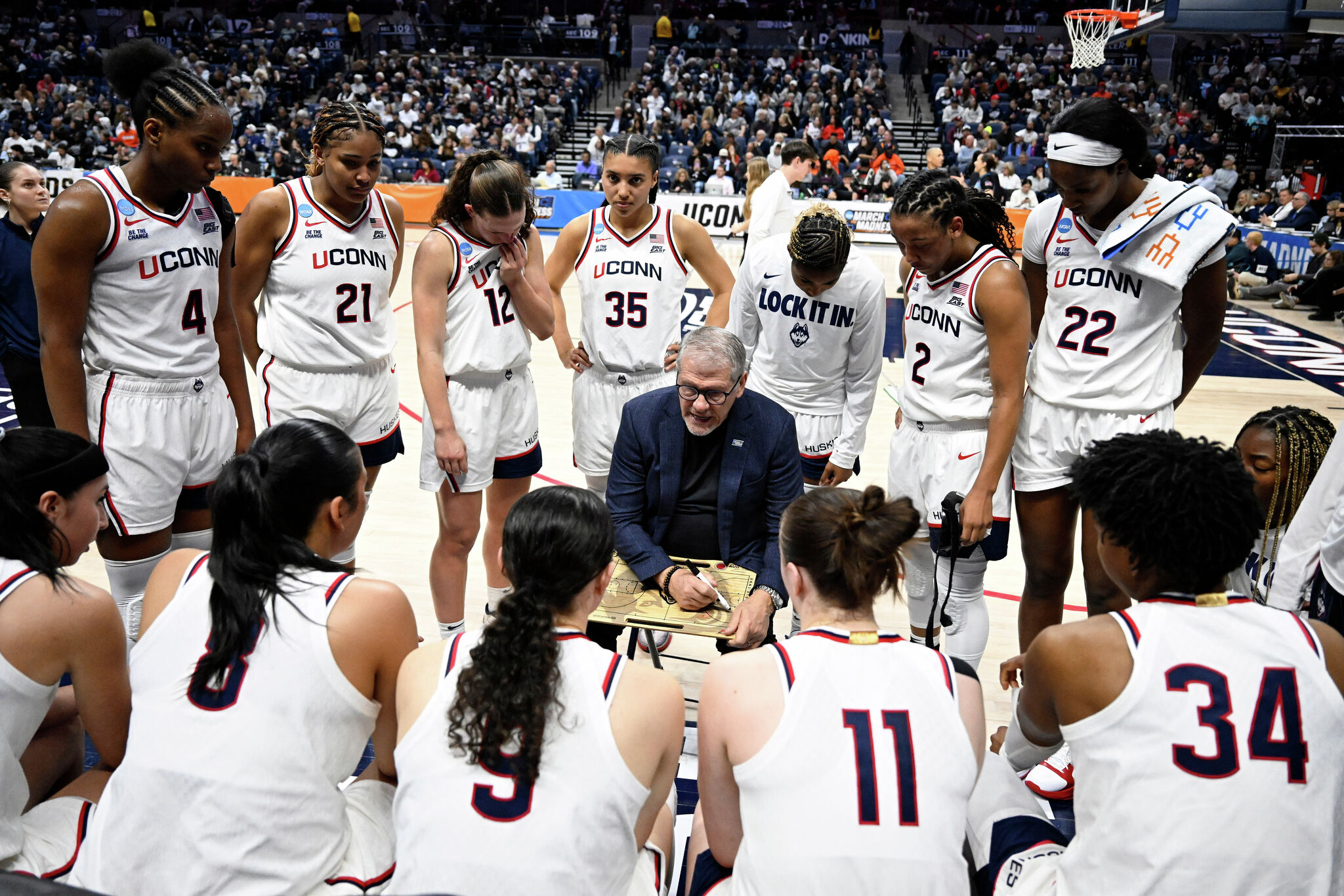 Why Geno Auriemma says this UConn team is different