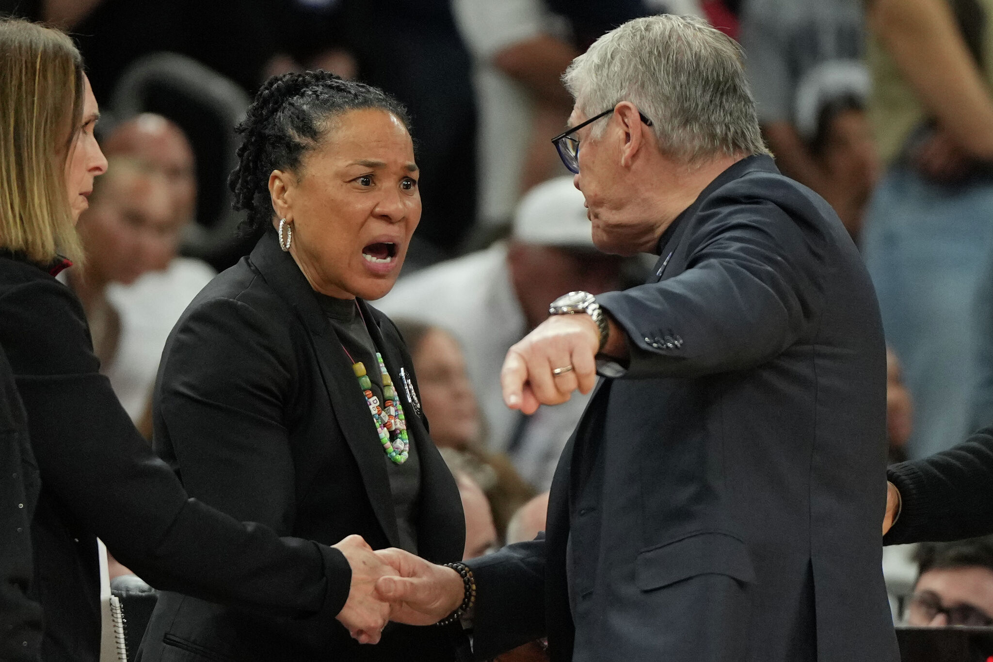 Geno Auriemma and Dawn Staley: Why was UConn coach so mad?