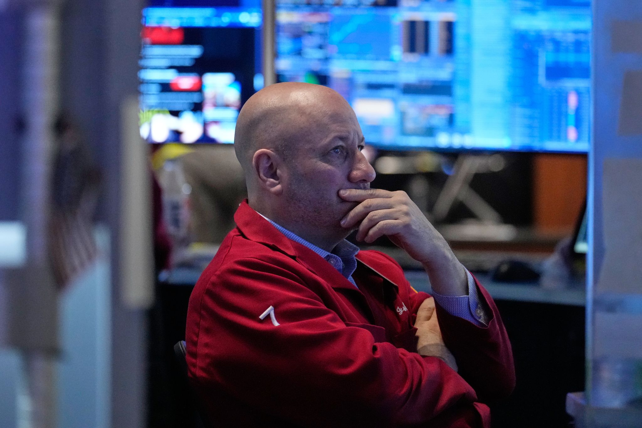 Oil plunges below $95 as the Dow surges 1,300 in a worldwide rally following a ceasefire with Iran