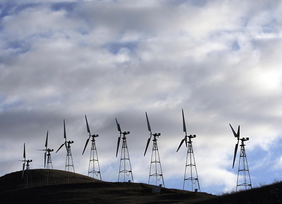 New Altamont wind turbines aim to cut bird deaths