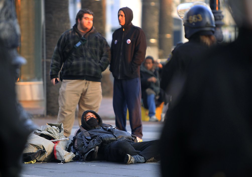 Occupy SF regroups after raid, clashes with cops