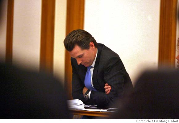 NEWSOM TO SEEK HELP FOR ALCOHOL ABUSE / IN WAKE OF SCANDAL: Mayor says he has stopped drinking -- won't step down