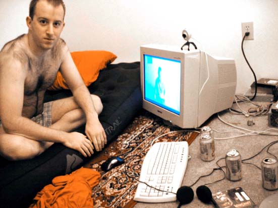Web hoax fools news services / S.F. man fakes beheading, proves need for verification