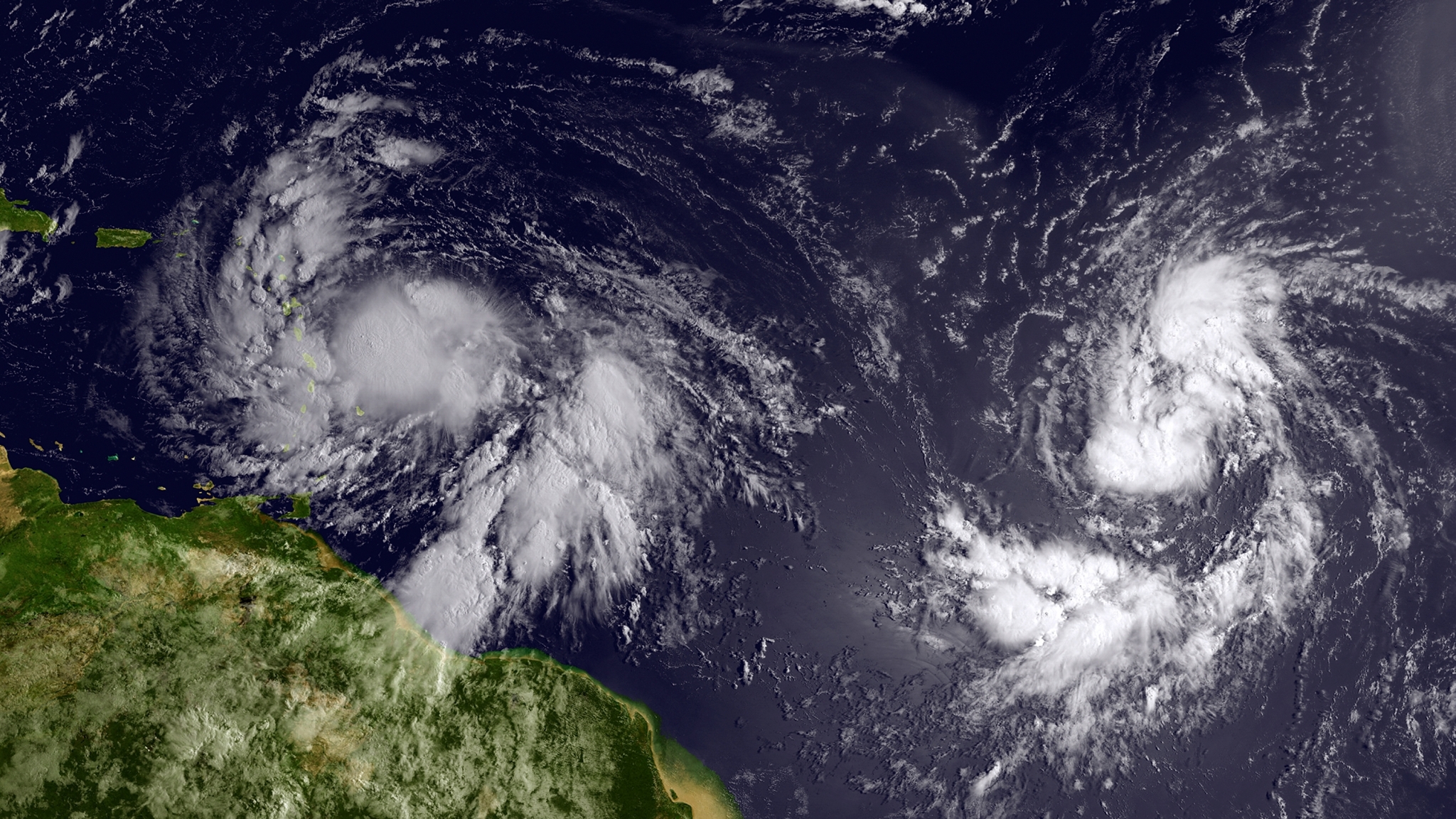 Limbaugh takes aim at Obama over hurricane forecast