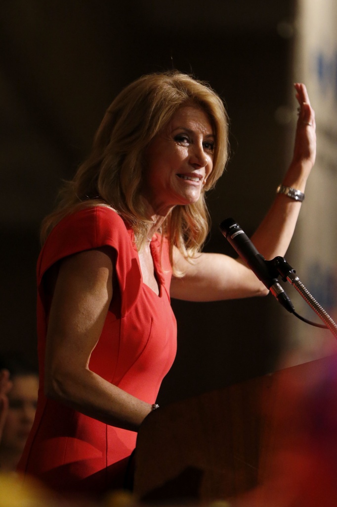 Abbott's first statewide ad is in Spanish