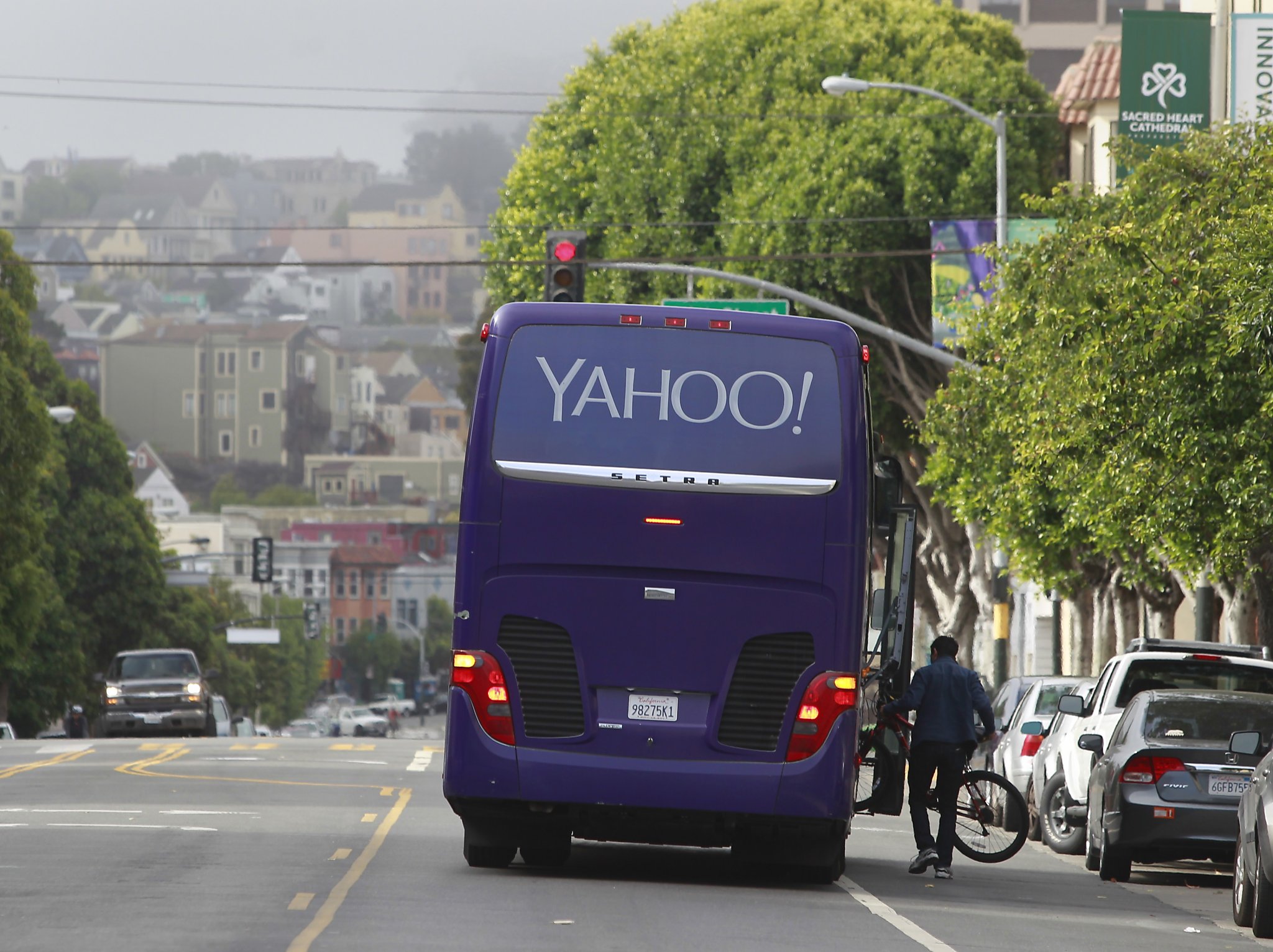 Bus drivers shuttling Yahoo employees will get raises