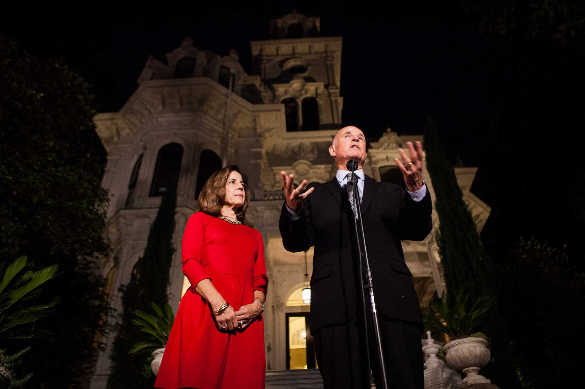 Brown cruises to victory over Kashkari