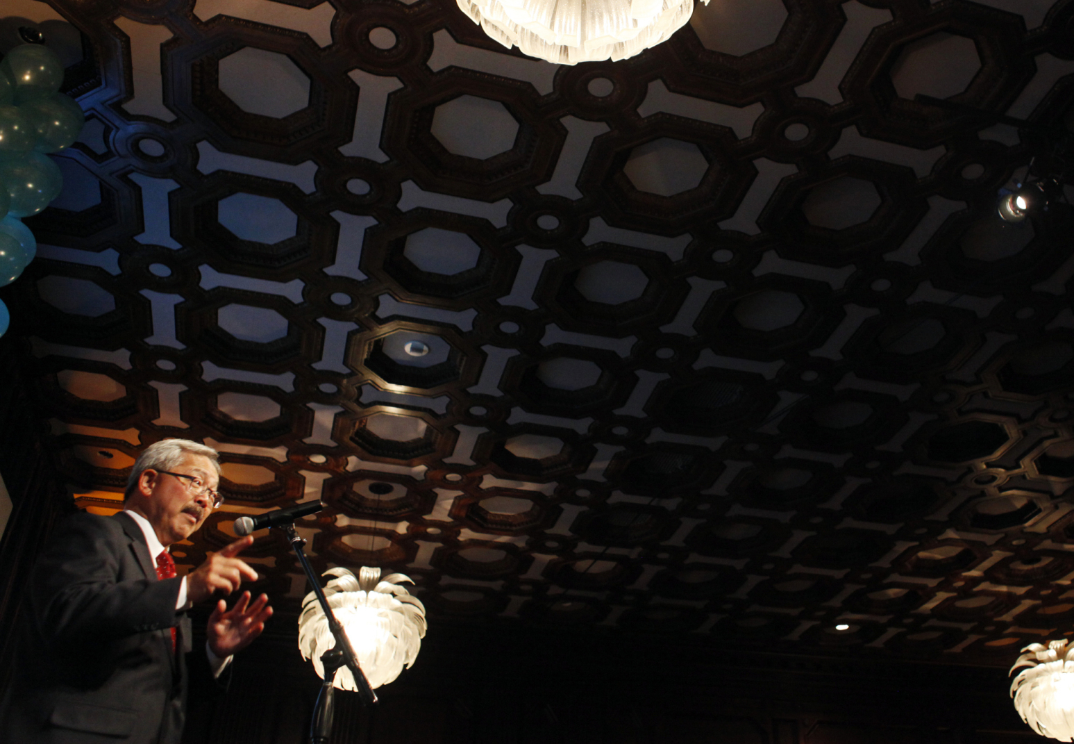 Higher minimum wage wins with big support in SF and Oakland