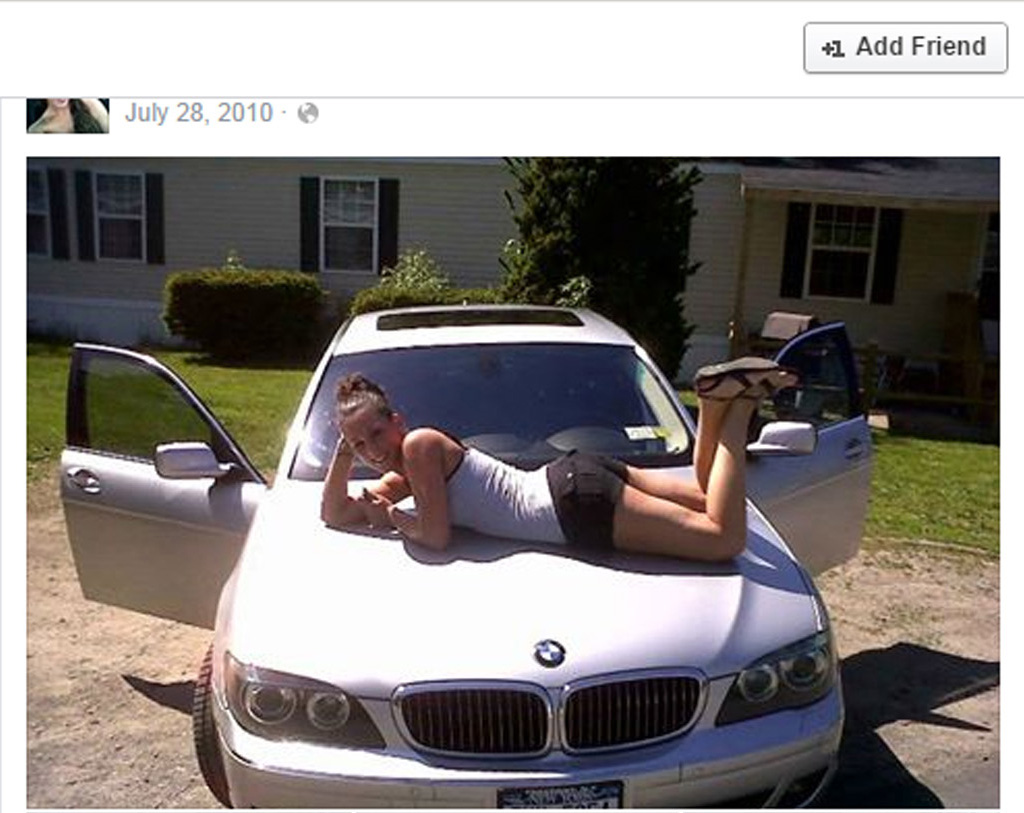 Feds pay $134,000 to settle DEA agent's fake Facebook case