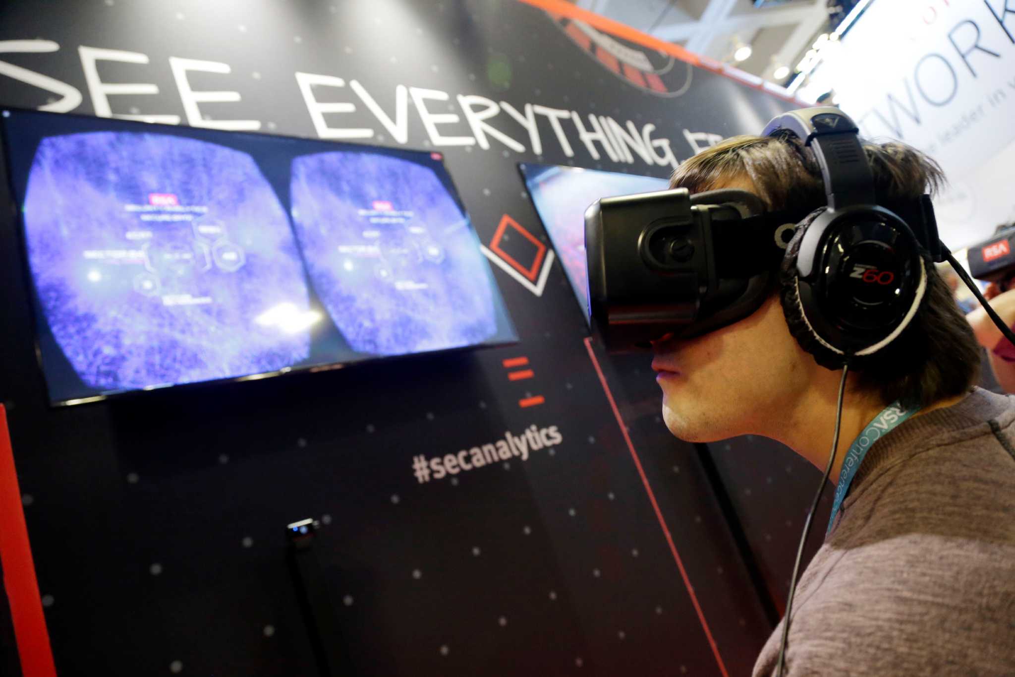 Oculus Rift virtual reality device will ship in early 2016