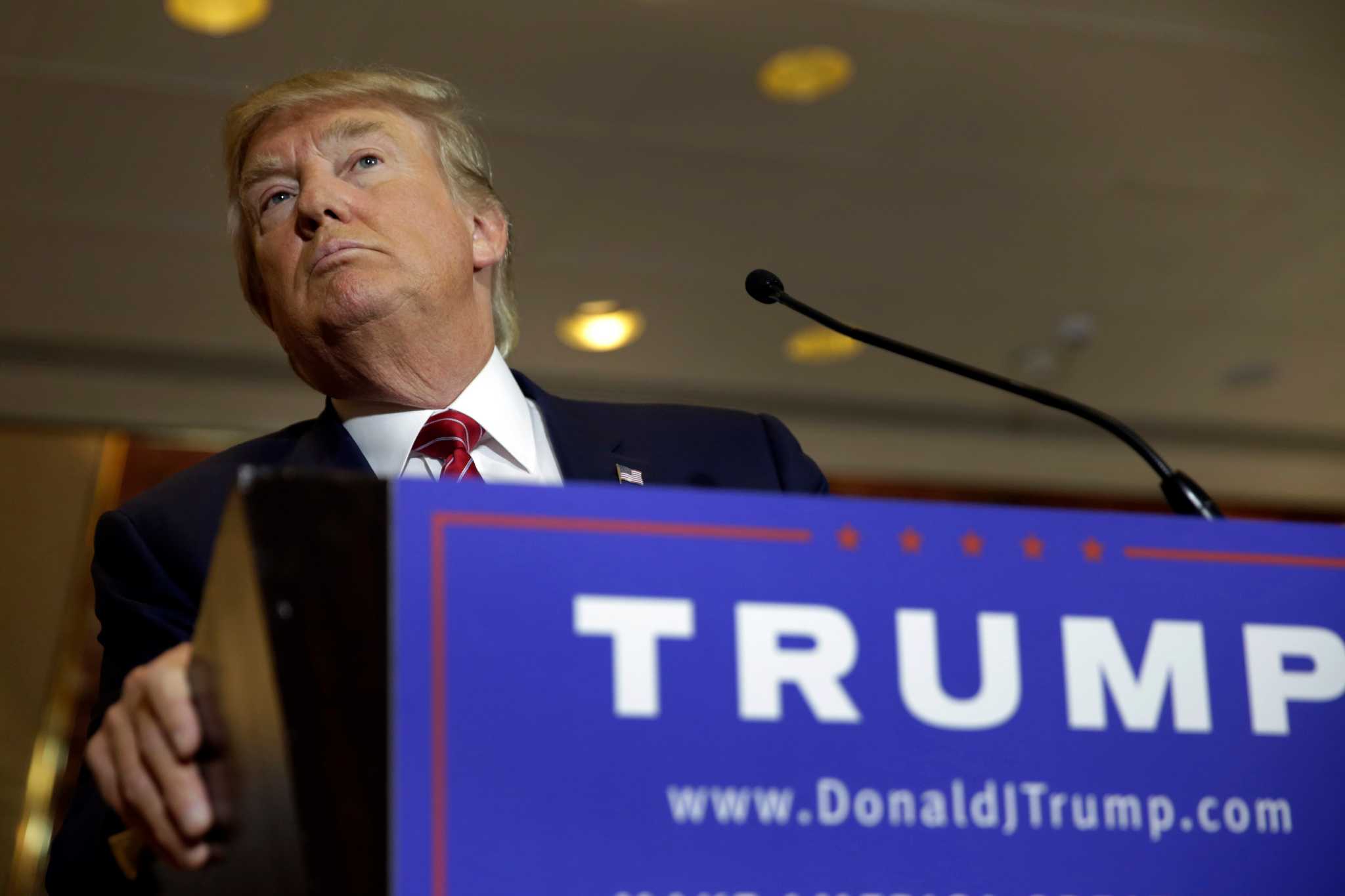 Trump signs loyalty pledge to Republican Party