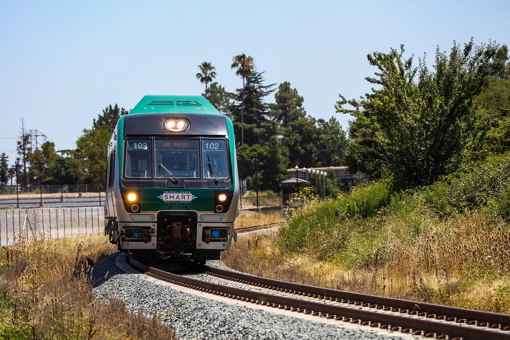 Sightseeing via the new SMART train