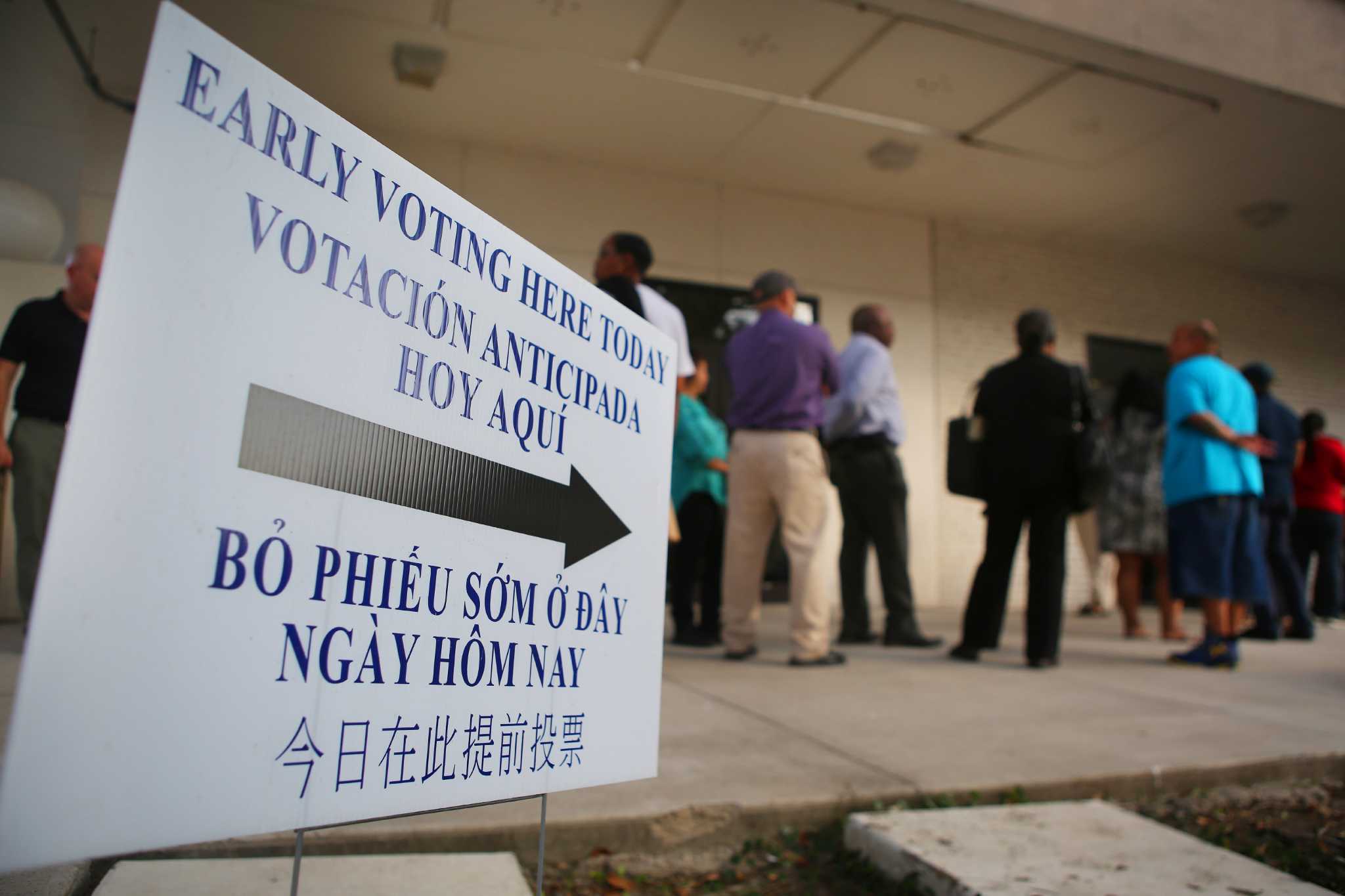 Harris County early voters greeted with incomplete ID instructions