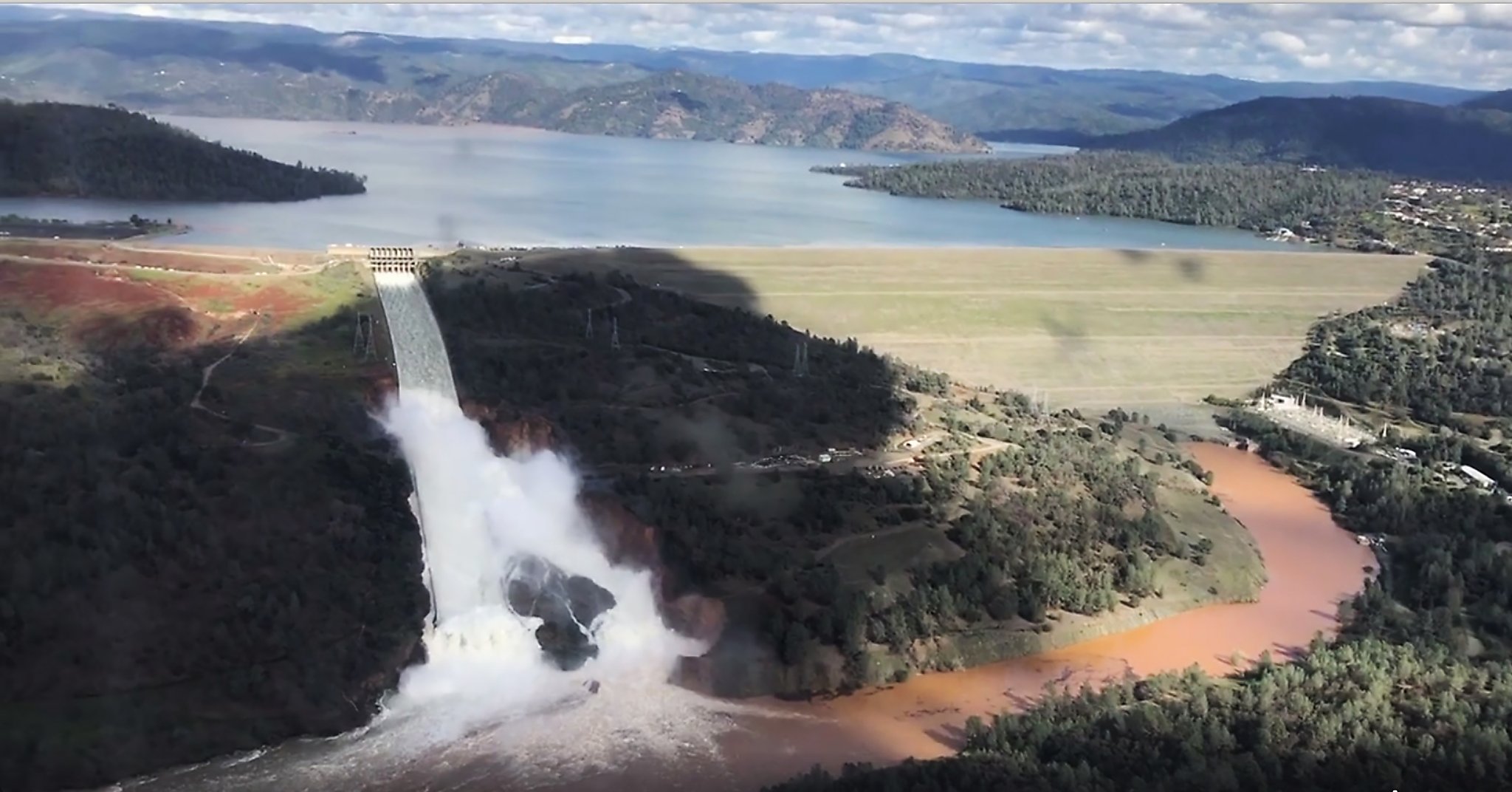 Oroville Dam, for 1st time in history, uses emergency spillway