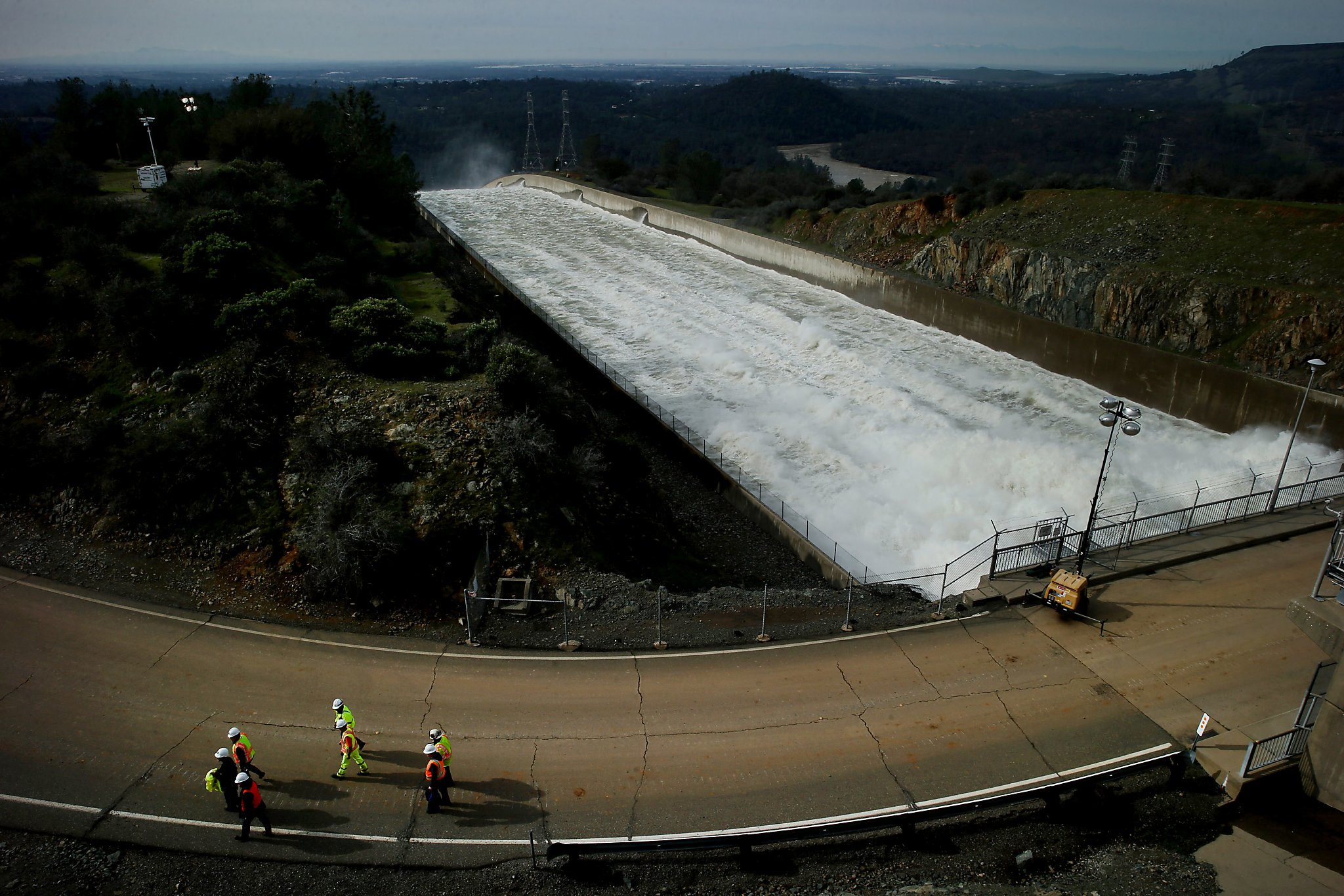 Alarms raised years ago about risks of Oroville Dam’s spillways