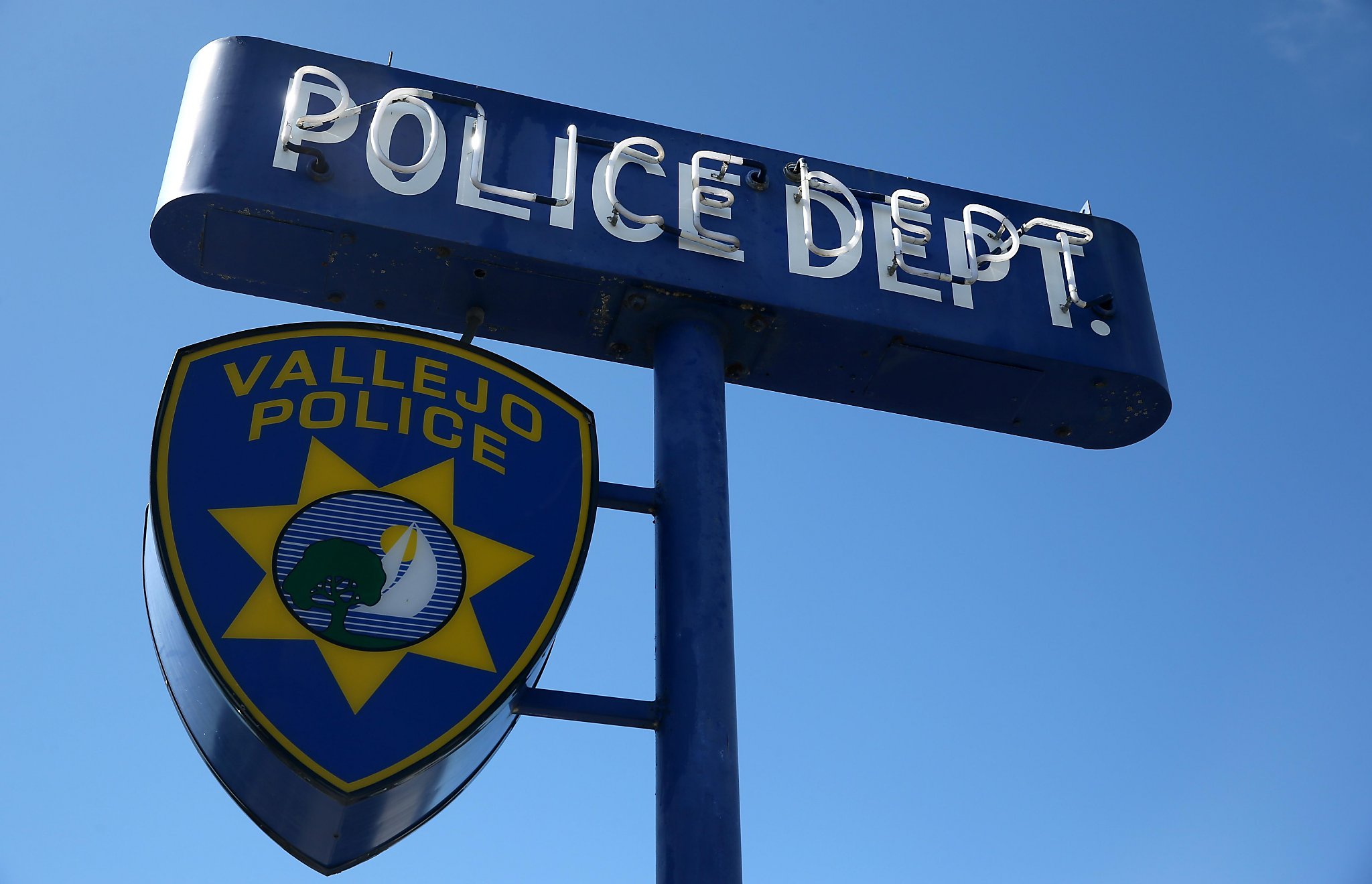 Vallejo officer fatally shoots man who allegedly raised flashlight in fight