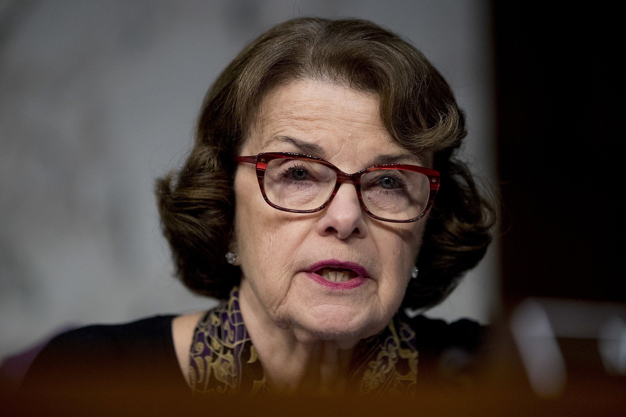 DiFi tells Congress 'Do your job,' introduces assault weapons ban