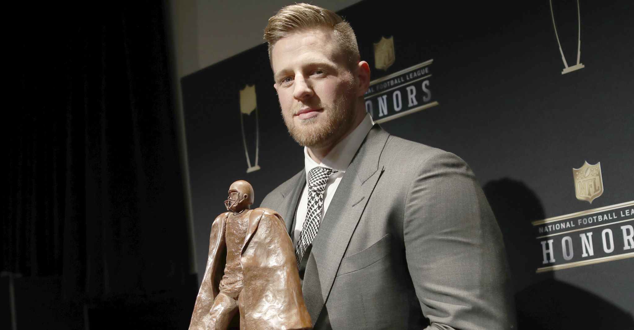Texans' J.J. Watt earns Walter Payton NFL Man of the Year Award