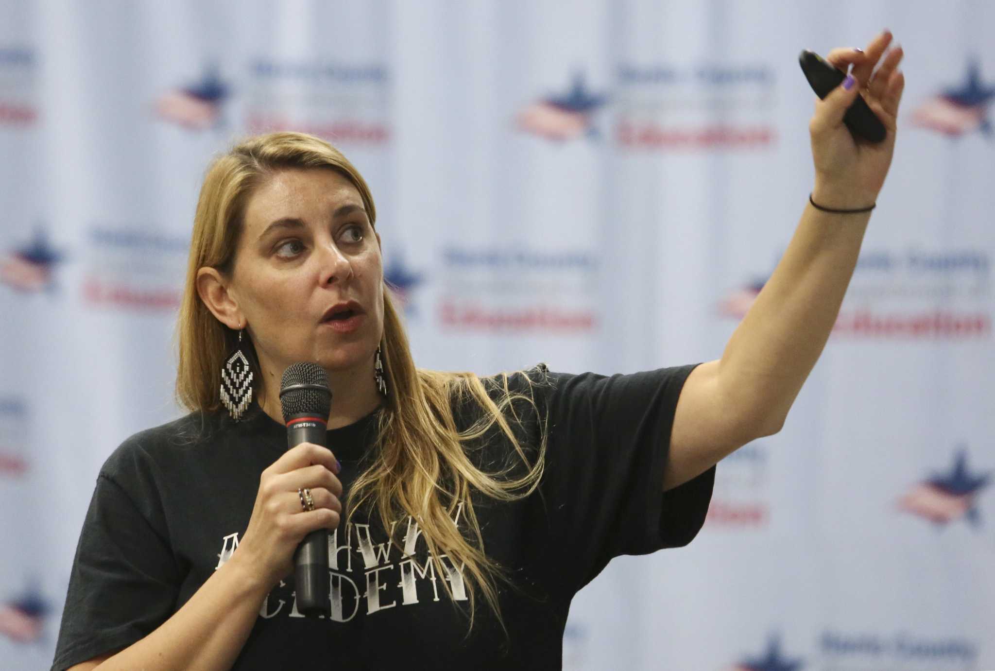 Experts disagree on how students, teachers should respond when a gunman is on campus
