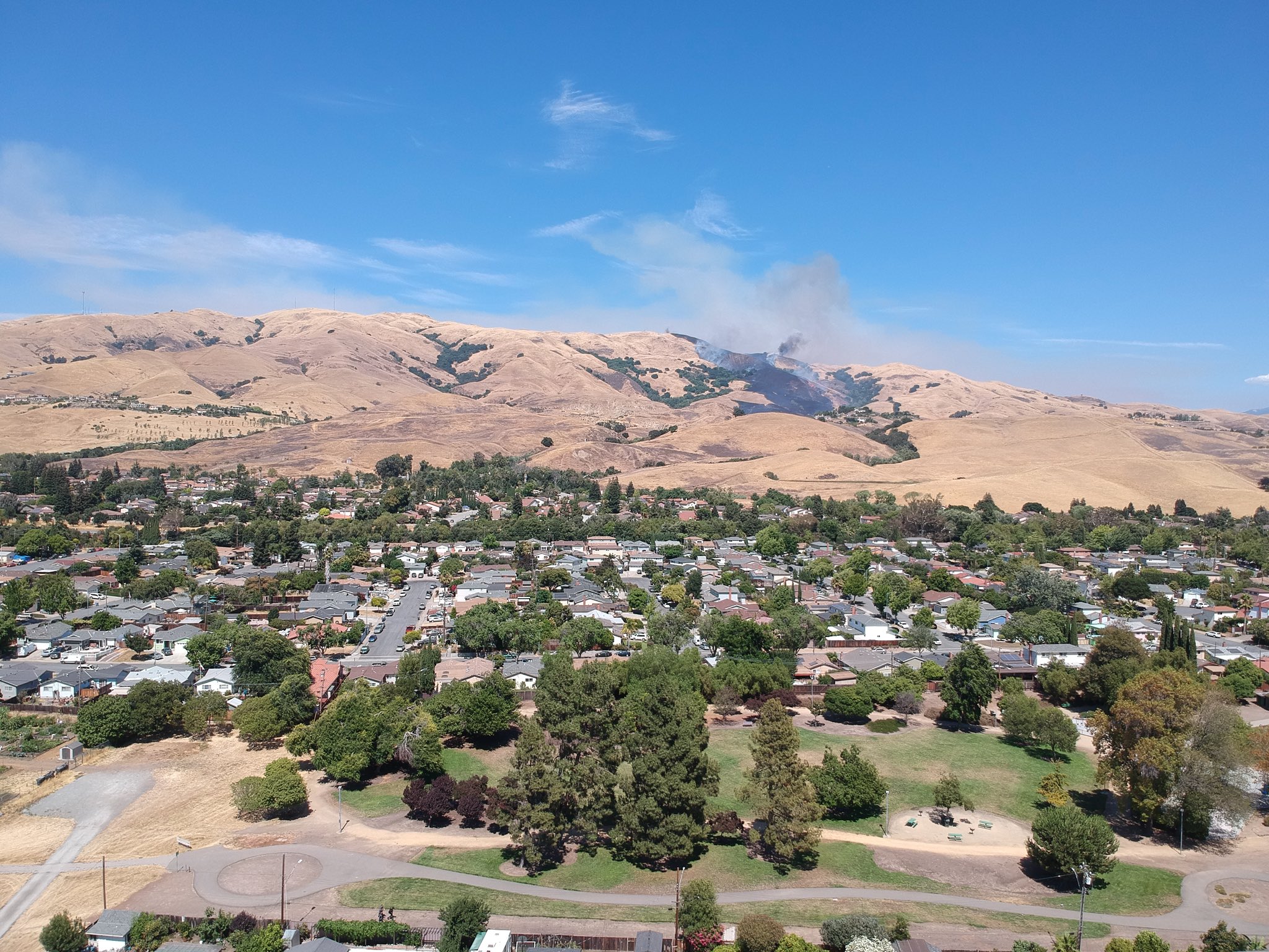 Some progress battling blaze in hills east of Milpitas