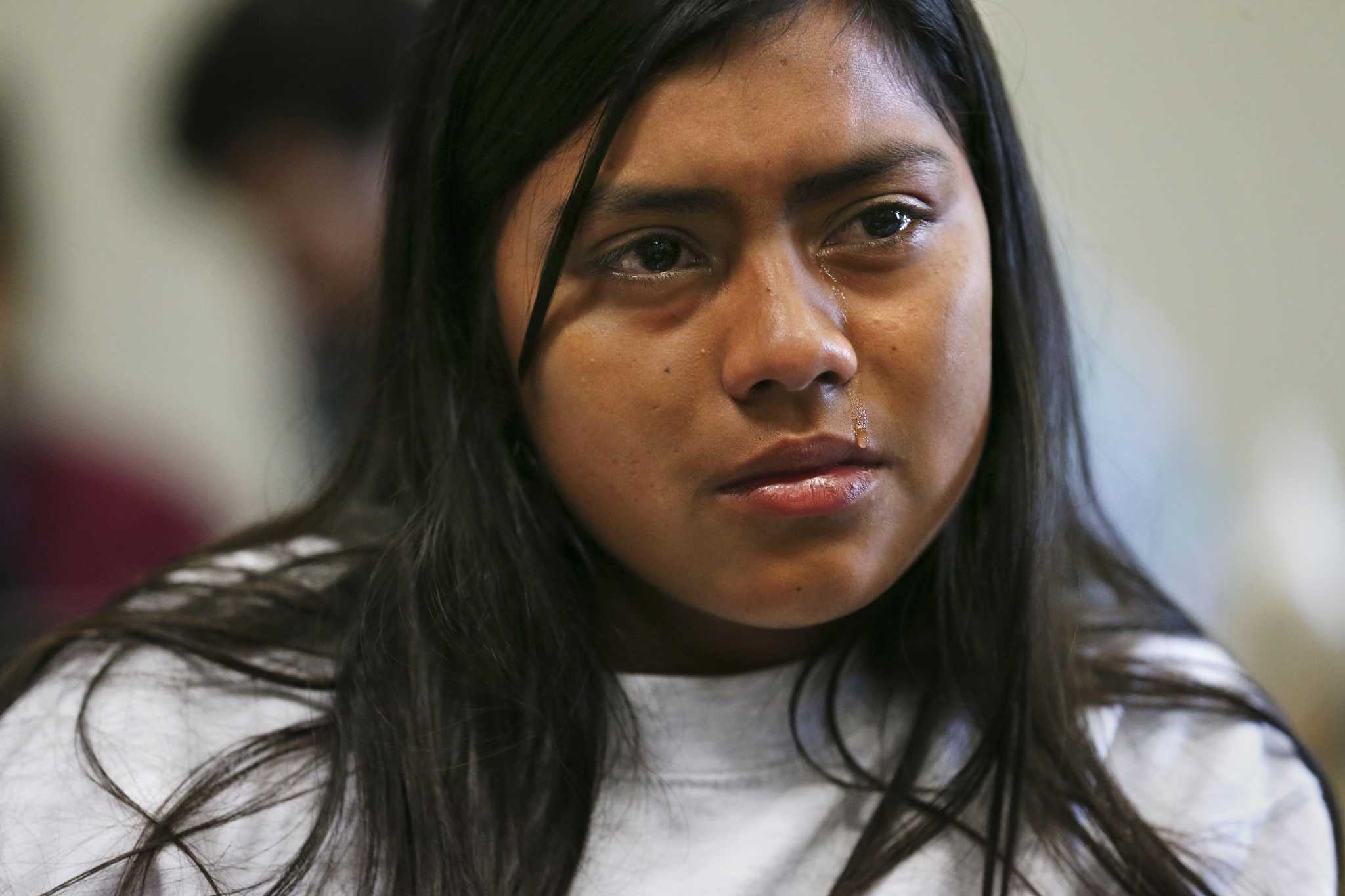 Attempting to make the court deadline, immigrant families reunited across the country