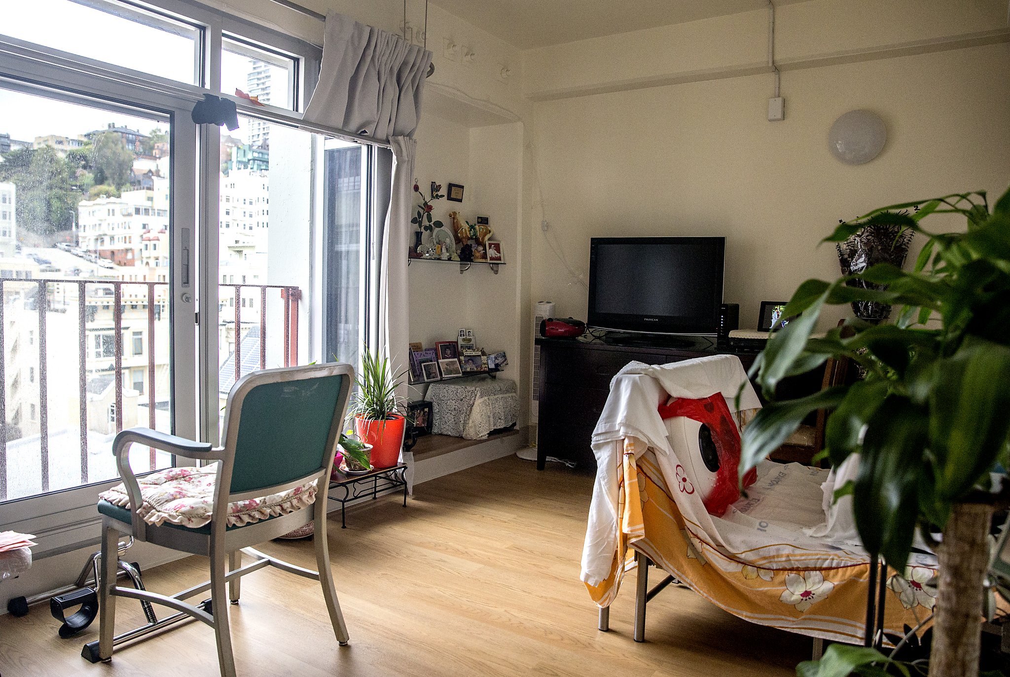In SF’s Chinatown, remodeled affordable housing brings comfort to aging residents