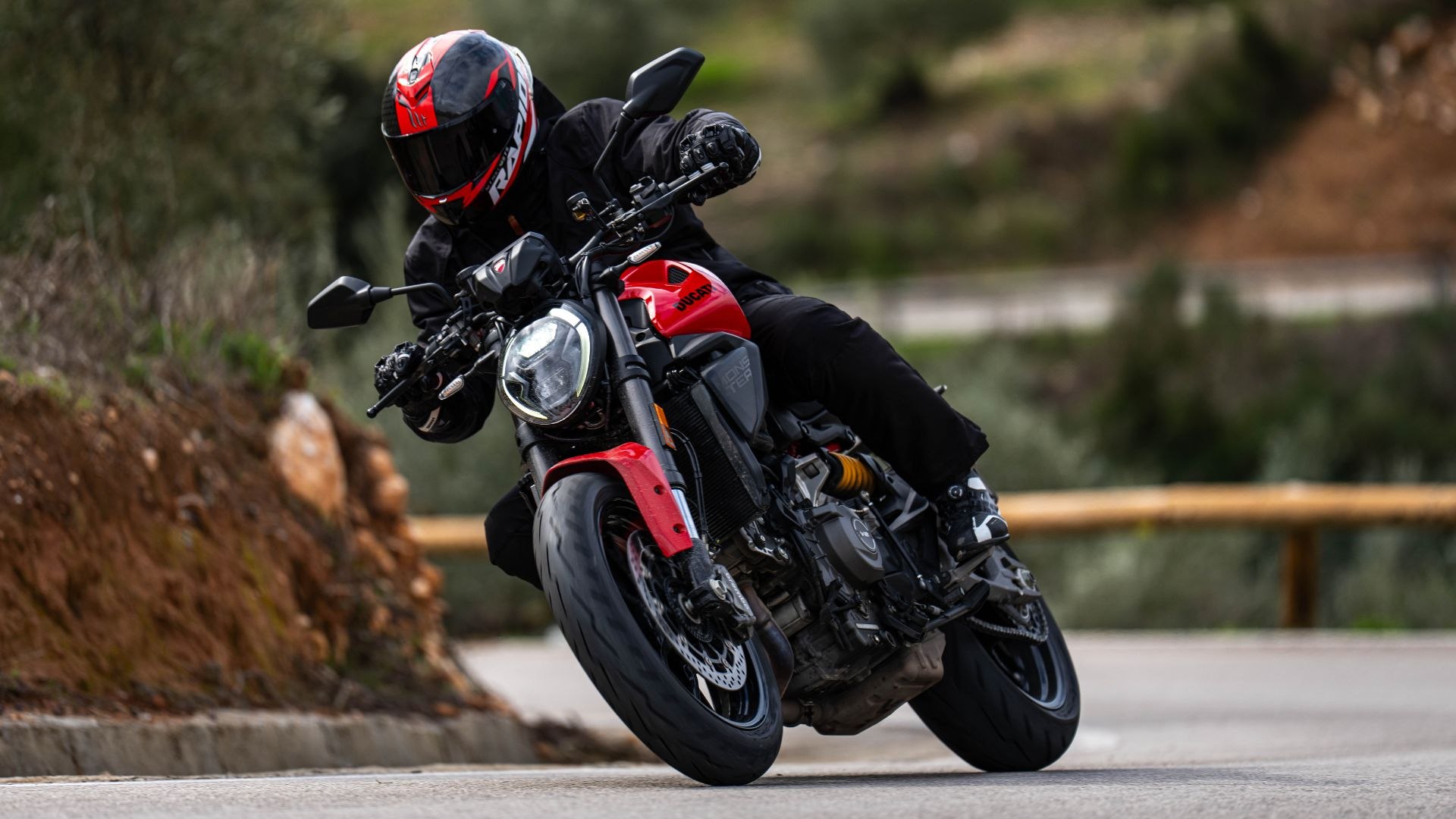 Nueva Ducati Monster: rebeld