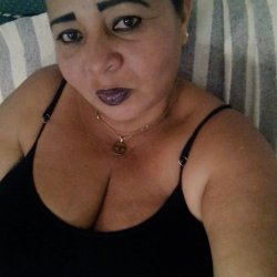 Coroa bai-xa ren-da mandando foto e vídeo da buceta pra cometer na internet 😈😈😈