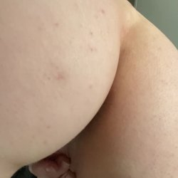 Slim body, huge tits, fat pussy lips 👄🍈 All natural. All filthy. Only on OF 🔥