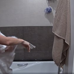 Big tites in the shower