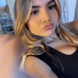 latina teen gym girl fingering herself