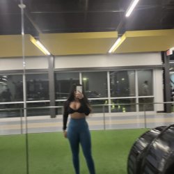 College gym slut gets session in backseat
