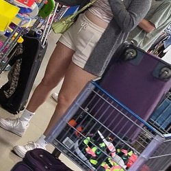 Creepshot of Sexy Latina at goodwill