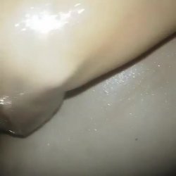 Pretinha com a buceta molhadinha