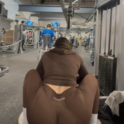Fit Latina booty