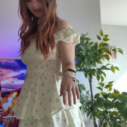 🔞 Young sexy teen perky tits round ass horny slut lifting dress tease 😈🍑💦🫦 OF now