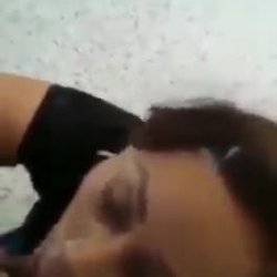 profesora mamando polla en el salón de clases