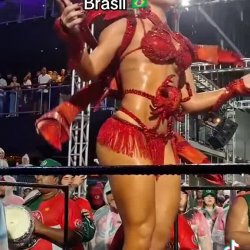 Virginia. Meto nesse rabo inchado até ela cagar meu pau todo