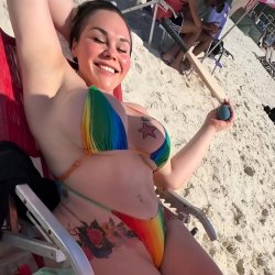 A melhor parte de ir na praia com a Mamãe!