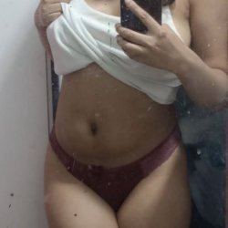 Novinha que eu tô ficando mandou, é uma puta gostosa do meu bairro