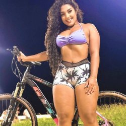 morena linda e gostosa mamando o namorado