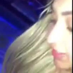 Novinho dotado sortudo com duas amigas mamando orgia menage suruba boquete mamada gozada