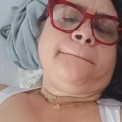 Coroa cheia de tesão na live