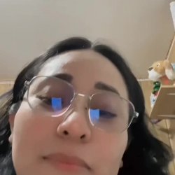Culona en calza se pone en 4 en directo de tiktok